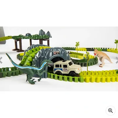 Jurassic World Dinosaur Track Set and 3 dinosaur Figures