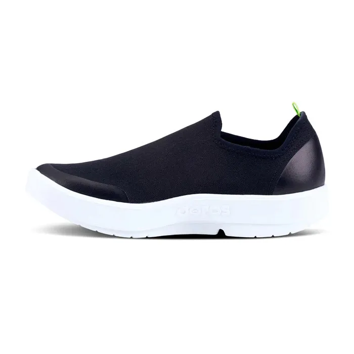 Women's Oofos Oomg eeZee in Black/White